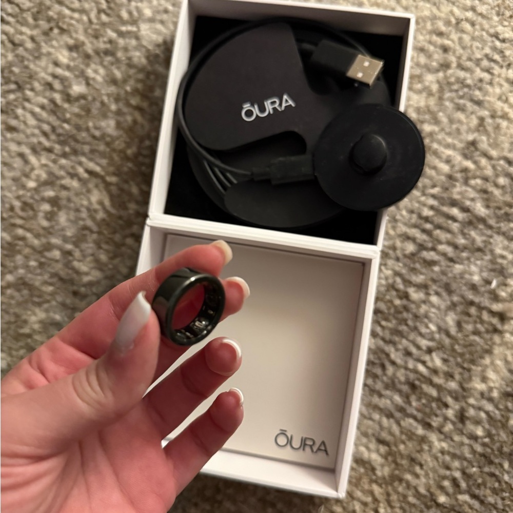 Oura Ring Gen3 in Black with Charger